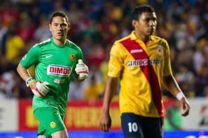 Primo le gana comida a Moisés Muñoz