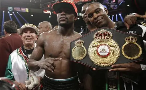 ¿En qué gasta sus millones Mayweather?