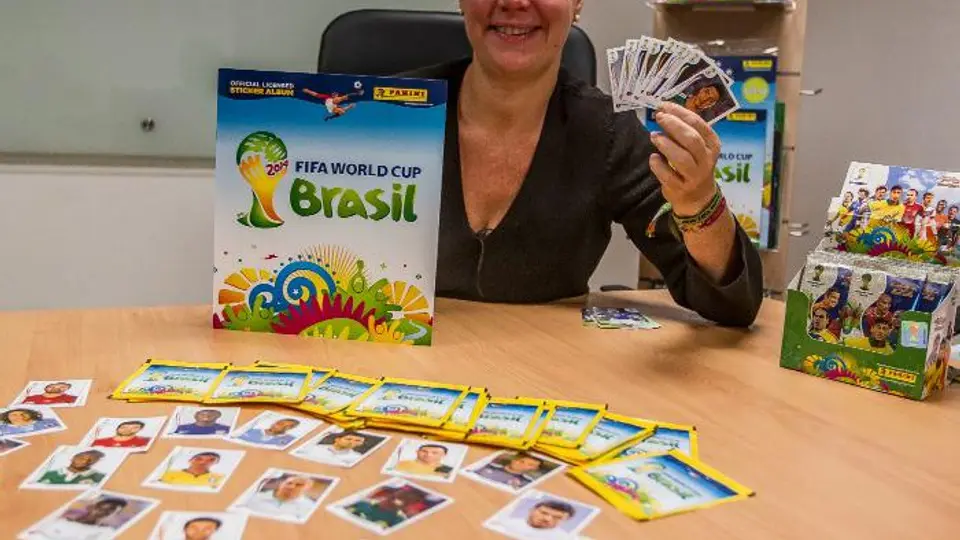 ¿Cómo se fabrica el álbum Panini?