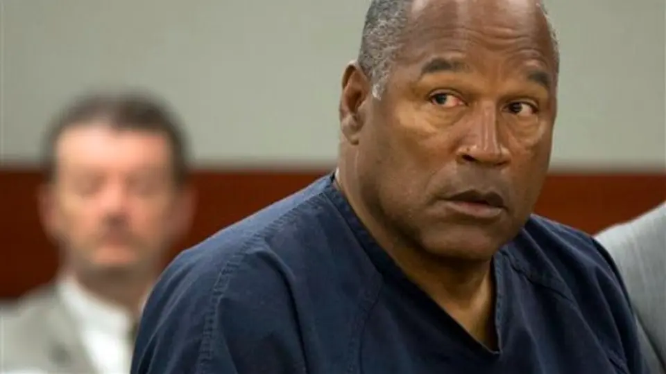 Dan libertad condicional a O.J. en algunos cargos