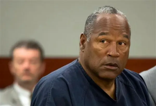 Dan libertad condicional a O.J. en algunos cargos