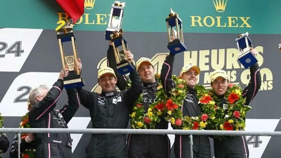 Piloto mexicano gana 24 horas de Le Mans