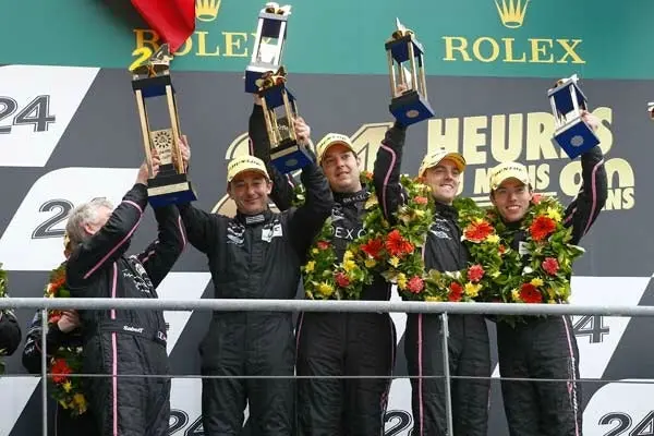 Piloto mexicano gana 24 horas de Le Mans