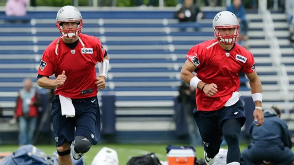 Patriotas hace oficial la contratación de Tebow