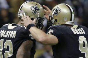 Brees guía a Santos al liderato solitario de su división