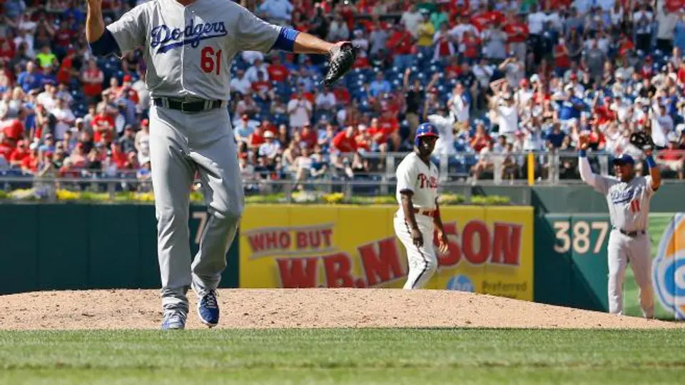 Beckett lanza juego sin hit ni carrera en victoria de Dodgers