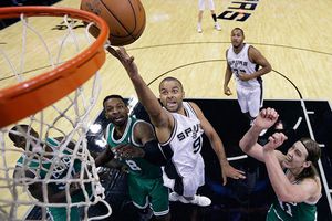 Spurs logra su octavo triunfo consecutivo