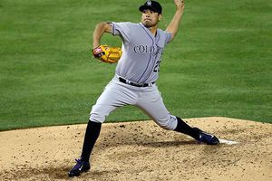 Jorge de la Rosa y Rockies apalean a Rangers