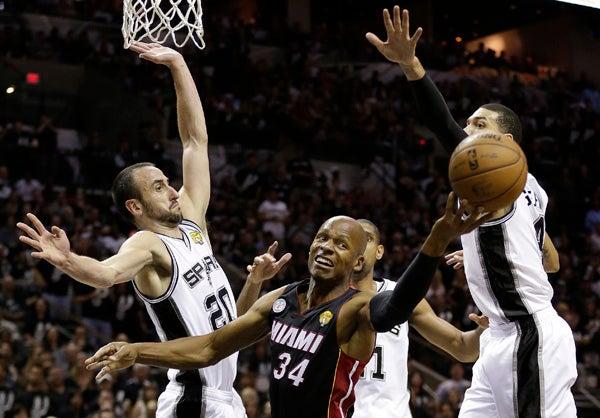 La defensiva texana le bajó la 'cortina' a Ray Allen y compañía | AP