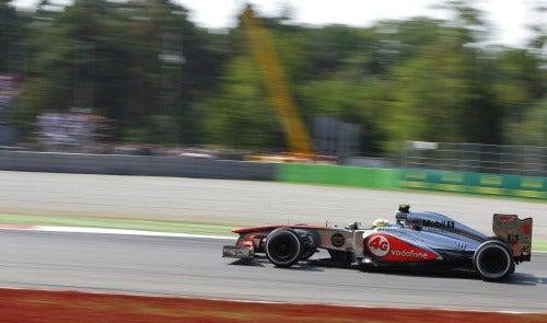 Sergio Pérez luchó hasta el final, pero su monoplaza se fue rezagando y terminó en el décimo segundo puesto | EFE