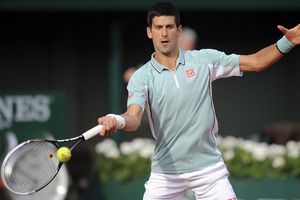 Djokovic debuta con triunfo en Roland Garros