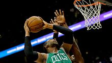 Celtics frenan racha de seis descalabros contra Atlanta