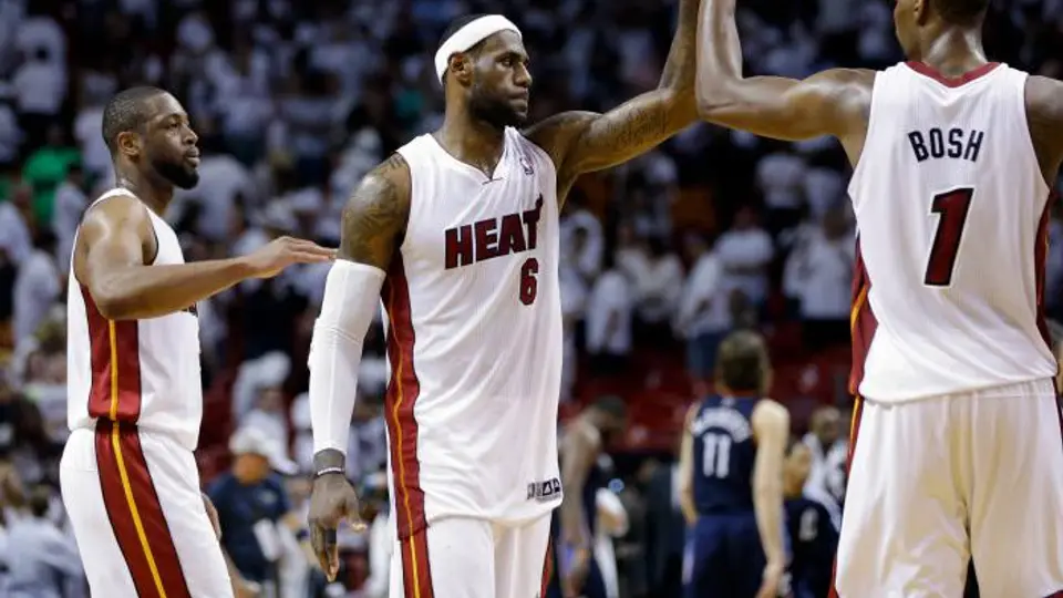 Heat sufre pero aumenta su ventaja contra Bobcats