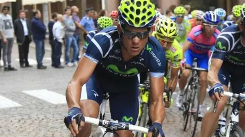 Ciclista costarricense insulta a periodista por Twitter