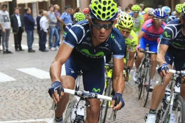 Ciclista costarricense insulta a periodista por Twitter