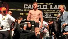 Canelo y Lara superan la báscula sin problemas