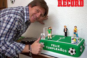 Piojo Herrera celebra su cumpleaños 46