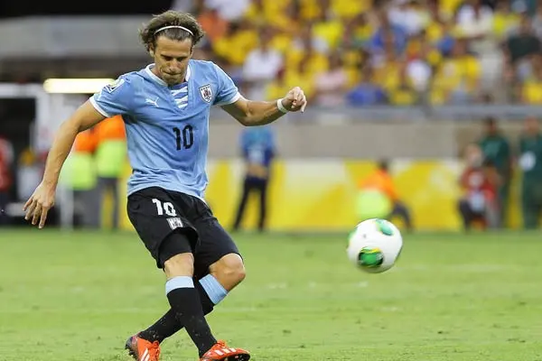Forlán aplaza su luna de miel