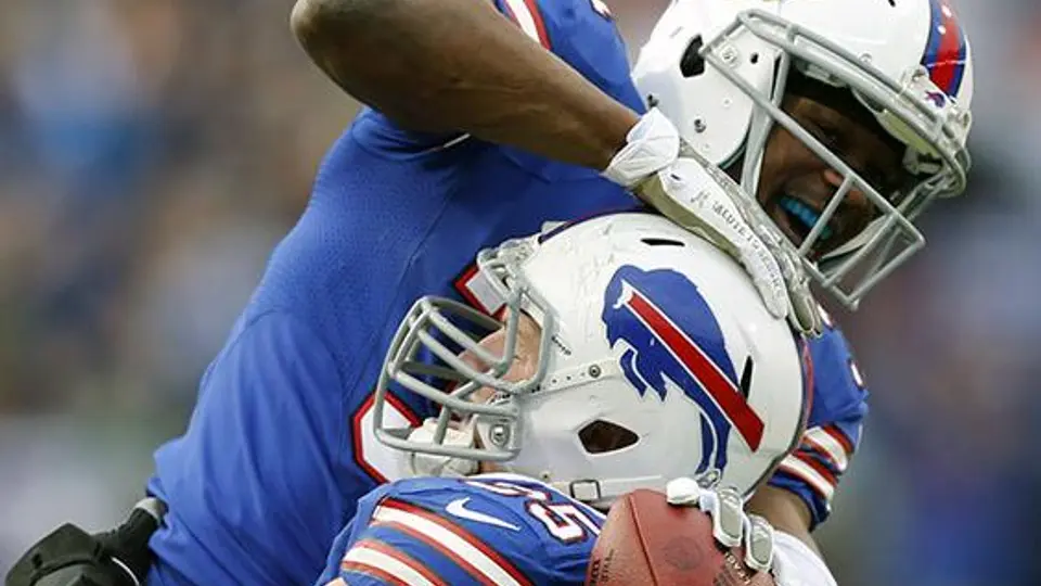 Bills intercepta tres veces a Smith para vencer a Jets