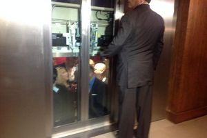 Alex Rodríguez, atrapado en un elevador