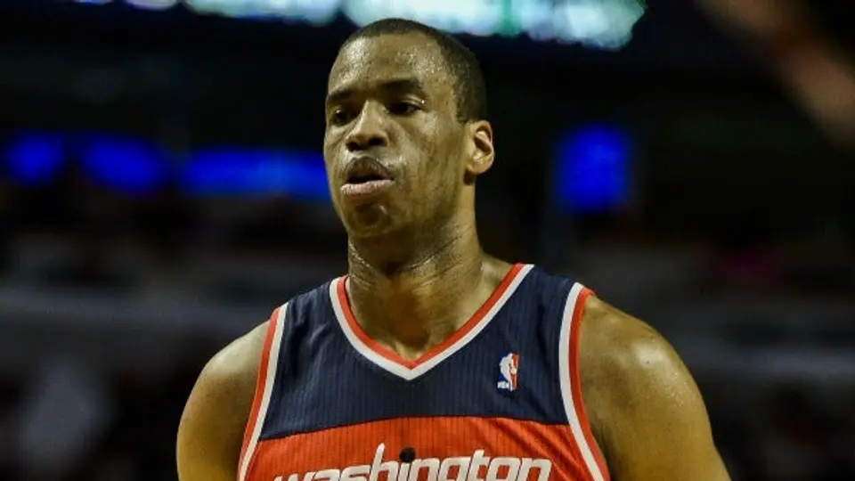 Jugadores de NBA apoyan a Collins por revelar homosexualidad