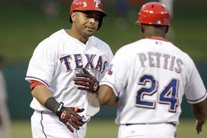 Rangers blanquea a los Yanquis