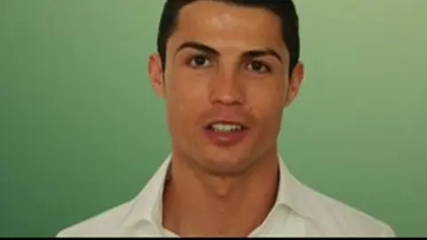 Cristiano Ronaldo orgulloso de ser el socio cien mil del Sporting