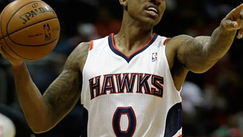 Jeff Teague anotó la canasta decisiva ante Cavaliers