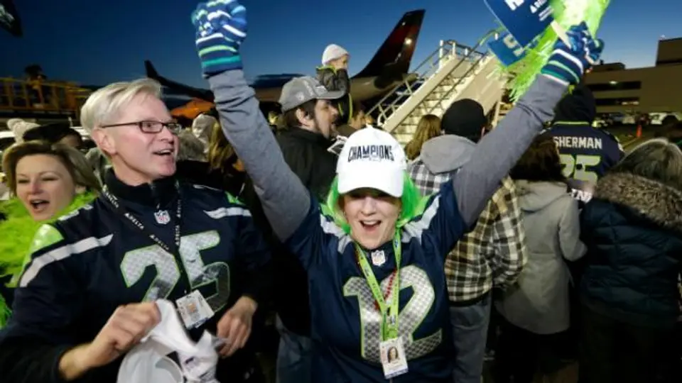 Seattle se prepara para recibir a los Halcones Marinos