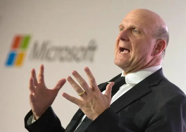 Ex director de Microsoft, nuevo dueño de los Clippers