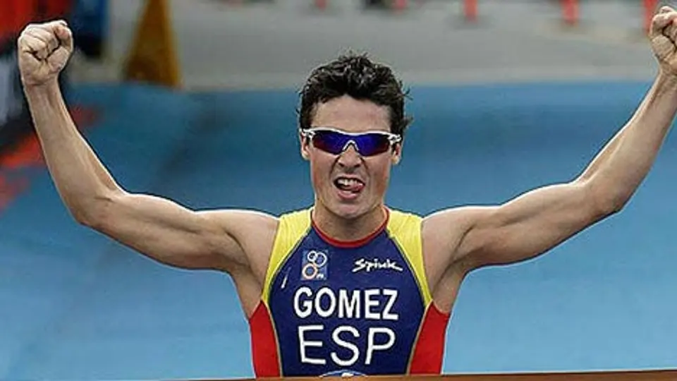 Javier Noya se proclama por tercera vez campeón del mundo de triatlón