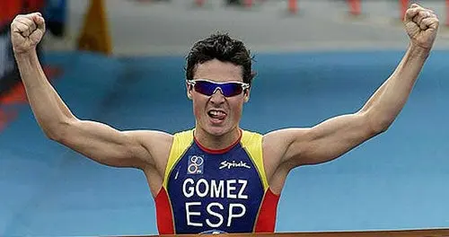 Javier Noya se proclama por tercera vez campeón del mundo de triatlón