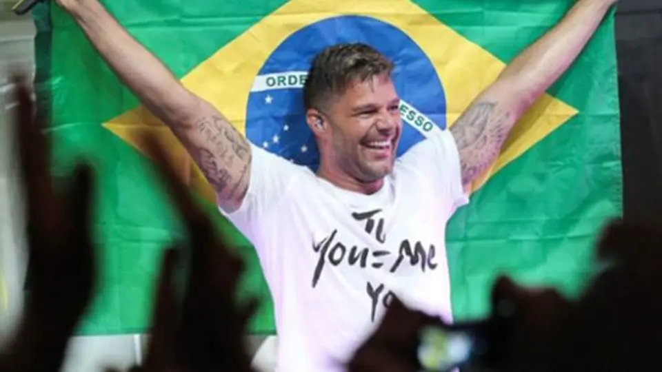 Ricky Martin llegó a Río para grabar video mundialista
