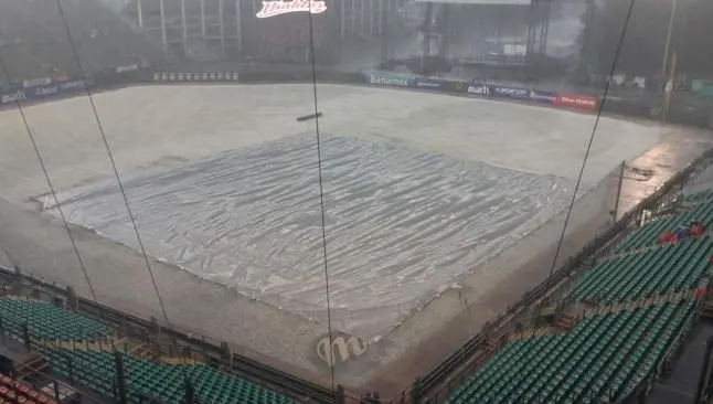 Granizada provoca suspensión del Broncos vs Diablos Rojos