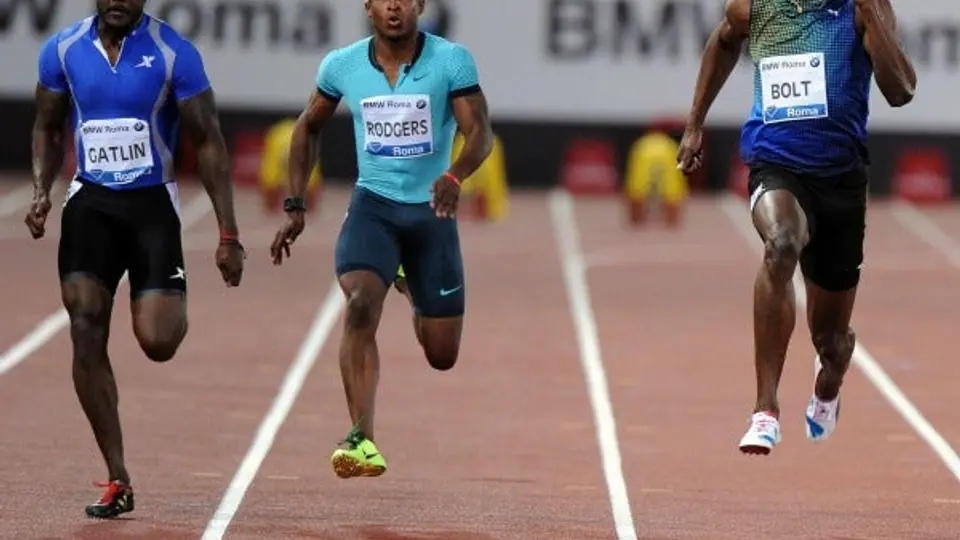 Justin Gatlin sorprendió en los 100 metros a Usain Bolt en Roma