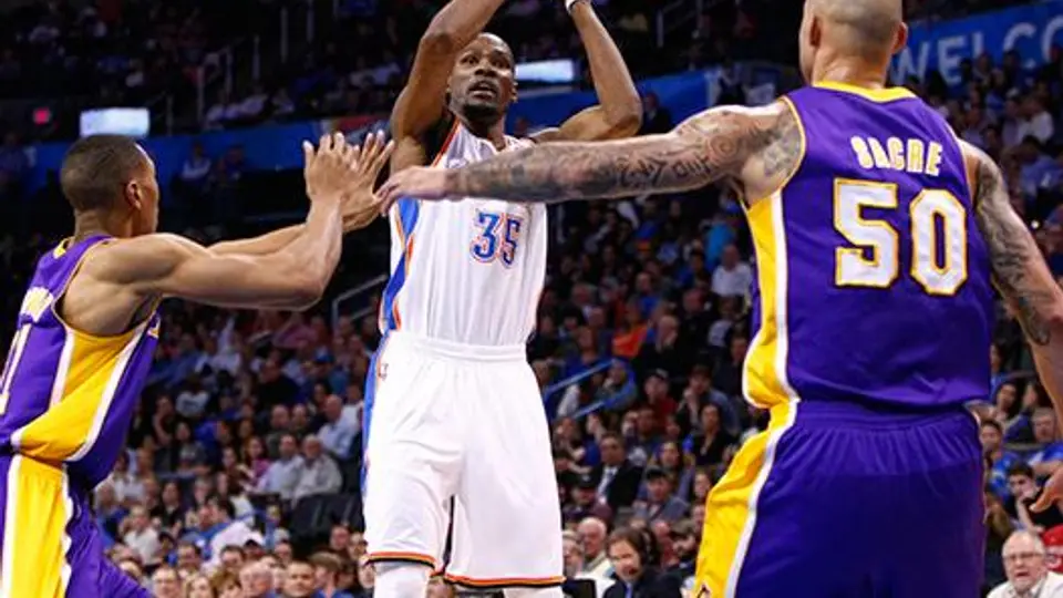 Thunder toma revancha contra los Lakers