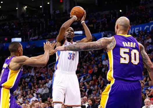 Thunder toma revancha contra los Lakers