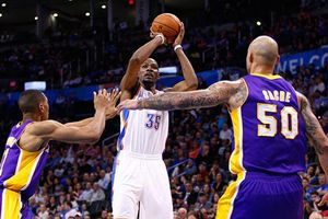 Thunder toma revancha contra los Lakers
