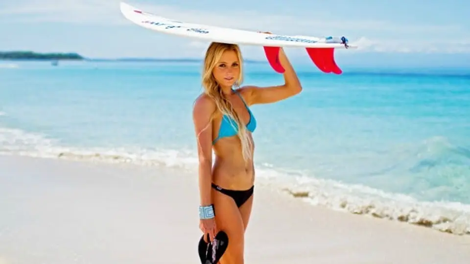 Alana Blanchard, sensual surfista y modelo