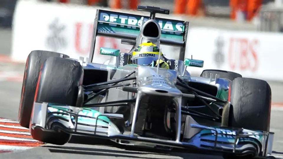 FIA llama a declarar a Mercedes y a Ferrari