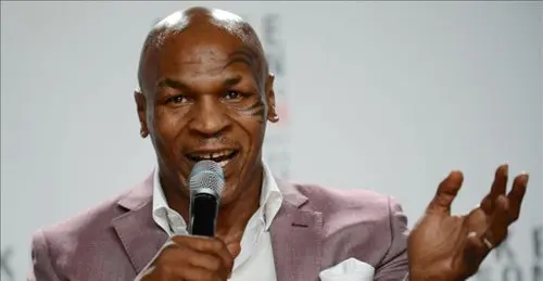 Tyson espera que Suárez se arregle con Ivanovic