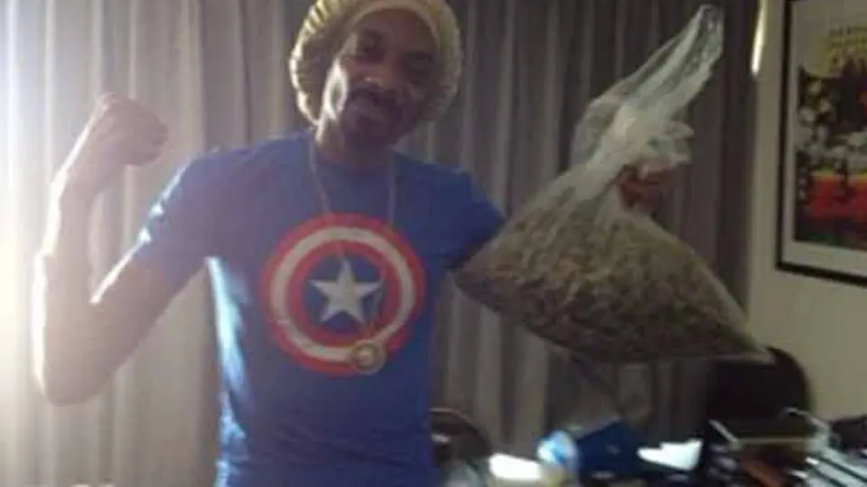 Snoop Lion gana medio kilo de mariguana por apostar a favor de Mayweather