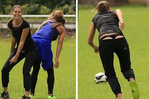 Jude Cissé muestra tanga por causa noble