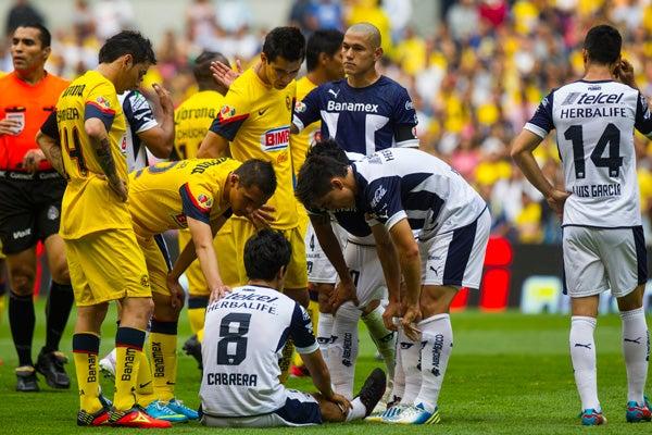 Cabrera tuvo que salir del juego por una lesión en la rodilla | CIRO GUTIÉRREZ