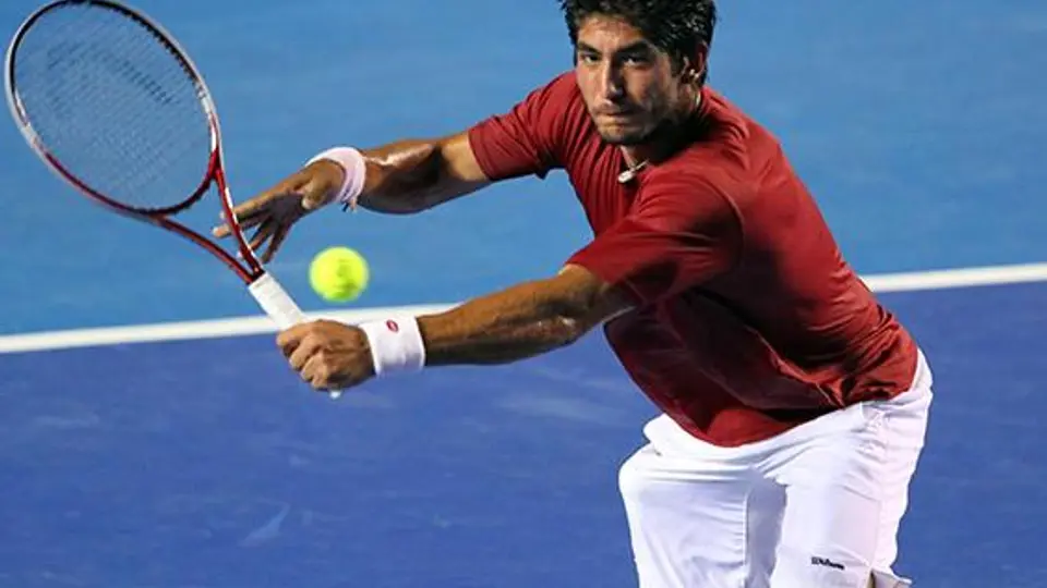 Tigre Hank no puede sorprender a Querrey