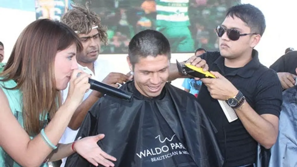 Peralta, Rodríguez y Oswaldo se rapan para ayudar a niños con cáncer