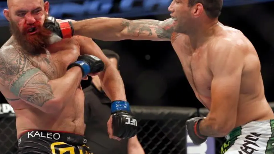 Werdum vence a Browne y enfrentará a Caín en México