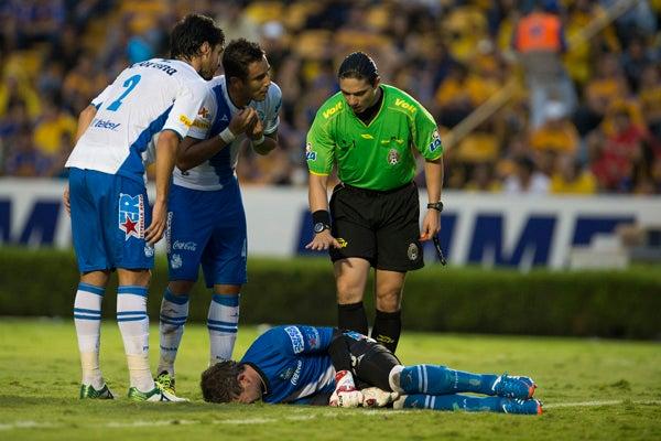 Jonathan Lacerda se duele de un choque  | MEXSPORT