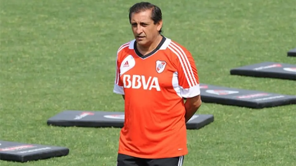 'Pelado' Díaz, molesto por no poder contar con Teo