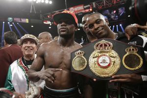 Mayweather Jr. vence por decisión mayoritaria a Maidana